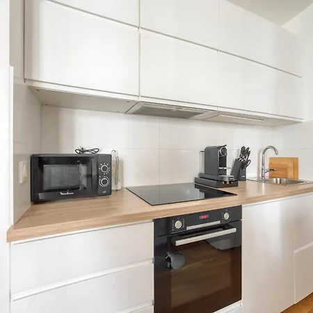 Champs Elysees 1br Prime Location Renovated 公寓 *