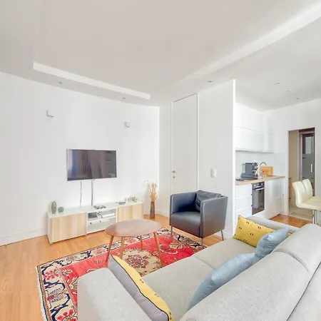 Lägenhet Champs Elysees 1br Prime Location Renovated Paris