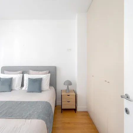 Champs Elysees 1br Prime Location Renovated * 巴黎