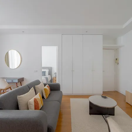 Champs Elysees 1br Prime Location Renovated 公寓 *