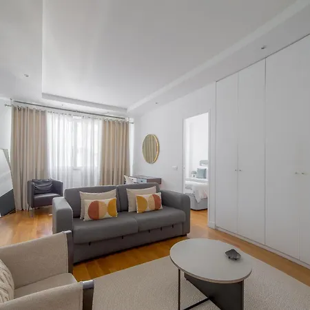 Champs Elysees 1br Prime Location Renovated * 巴黎