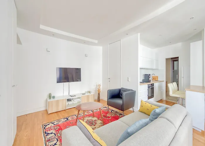 Daire Champs Elysees 1br Prime Location Renovated Paris