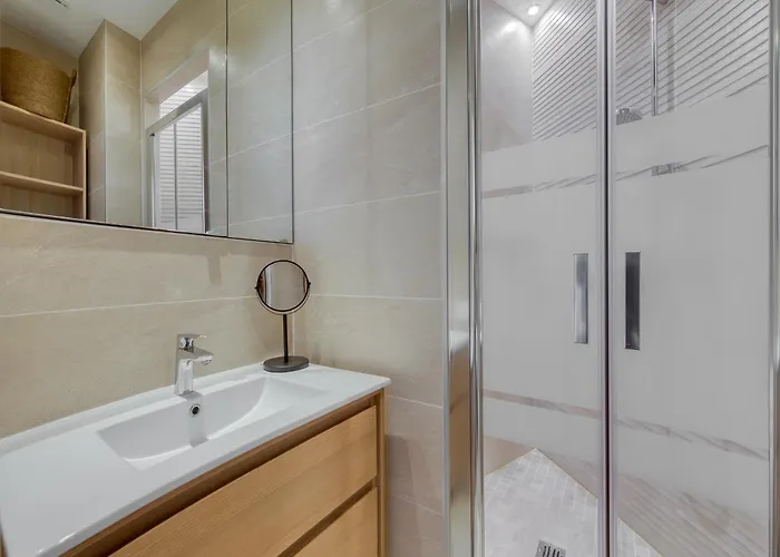 Daire Champs Elysees 1br Prime Location Renovated Paris