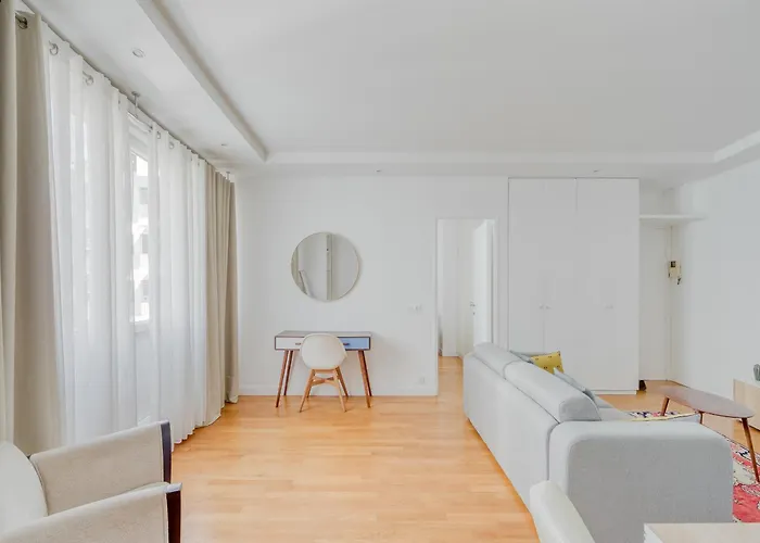 Daire Champs Elysees 1br Prime Location Renovated